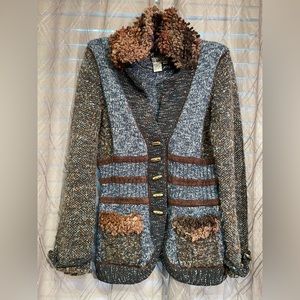 Bohemian Casual Knitted Sweater with collar, pockets and detailed buttons. Sz. M